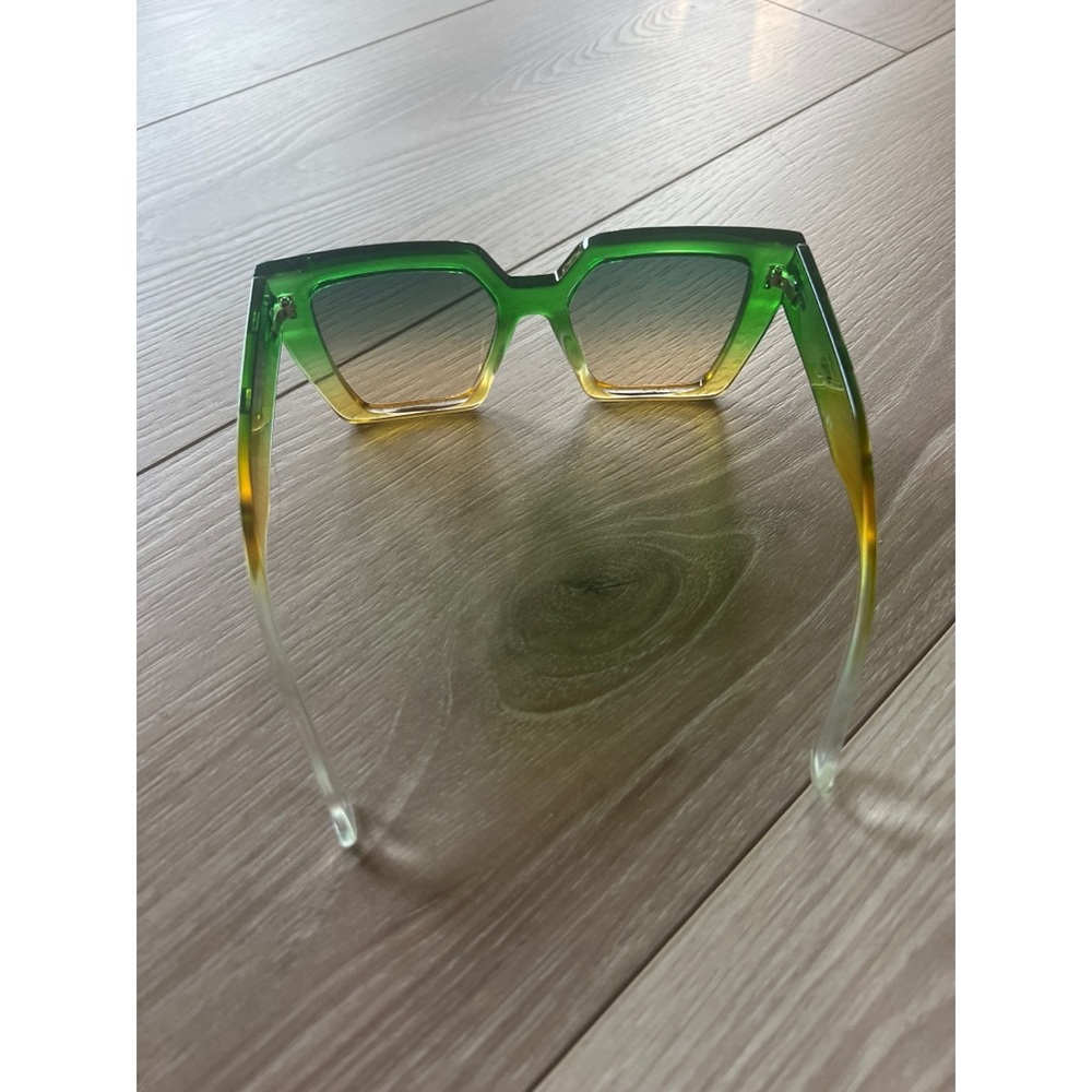 Bold Gradient Oversized Sunglasses - image 3